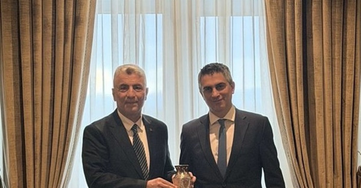 Bakan Bolat, Yunan Bakan Dimas ile görüştü! Yunanistan ile ticaret hedefi:10 milyar dolar