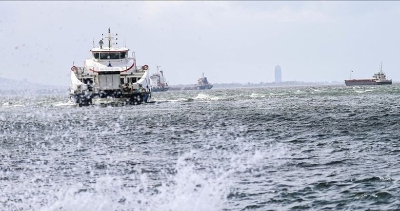 İzmir’de feribot seferleri iptal edildi