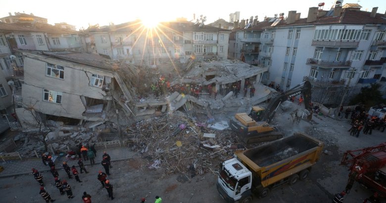 ‘İzmir’de 6.5’lik depremde binlerce ölüm yaşanır’