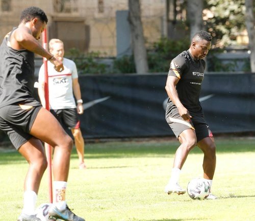 Galatasaray’ın yeni transferi sahaya indi!