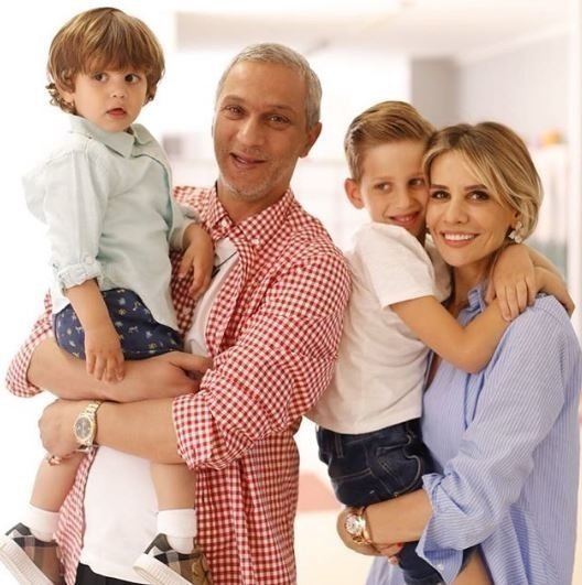 pinar altug ve kizi su fotograflariyla sosyal medyayi salladi iste pinar altug un kucuk kizi galeri yeni asir