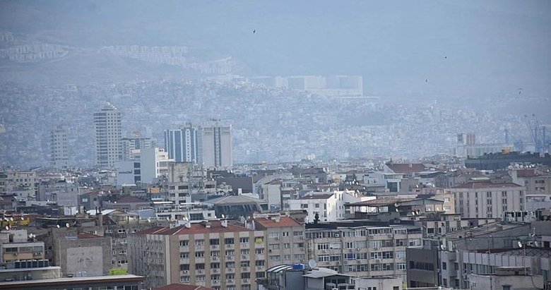 Sarı kabus geri geldi! Çöl tozu İzmir’de etkisini artırarak hava kalitesini düşürdü