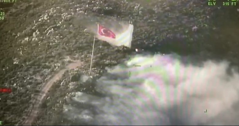 Muğla’daki yangında pilotlardan alkışlanacak hareket! Sortilerle Türk bayrağını korudular