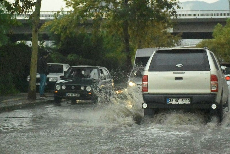 İzmir’den yağmur manzaraları