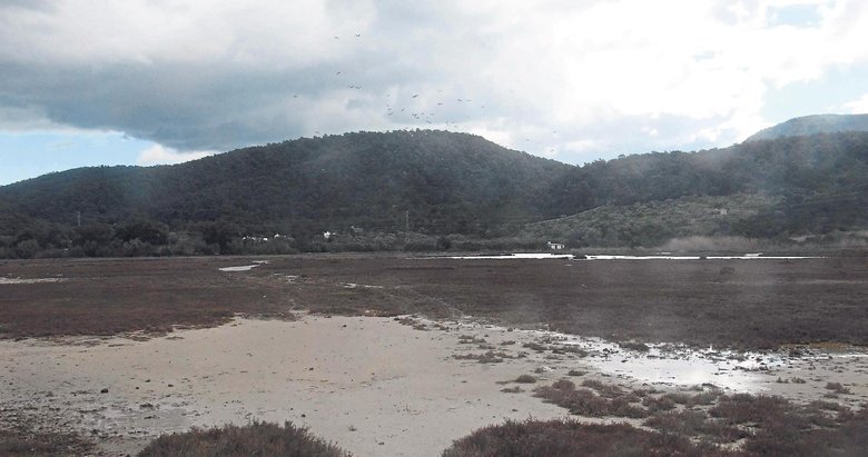 Bodrum’daki Akdeniz Gölü çöle dönüşüyor