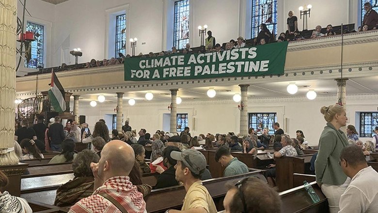 Pink Floyd’un vokalisti Filistin için şarkı söyledi