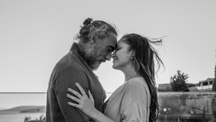 Ünlü oyuncu Selim Bayraktar 5 yıllık aşkıyla dünyaevine girdi