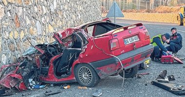 Baba ve oğlu kazada hayatlarını kaybetti