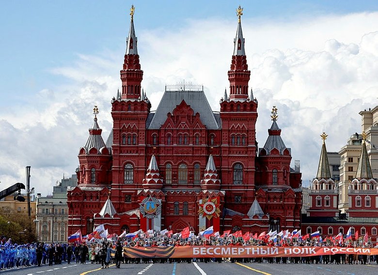 Zafer Günü’nde gövde gösterisi yapan Vladimir Putin dünyaya seslendi
