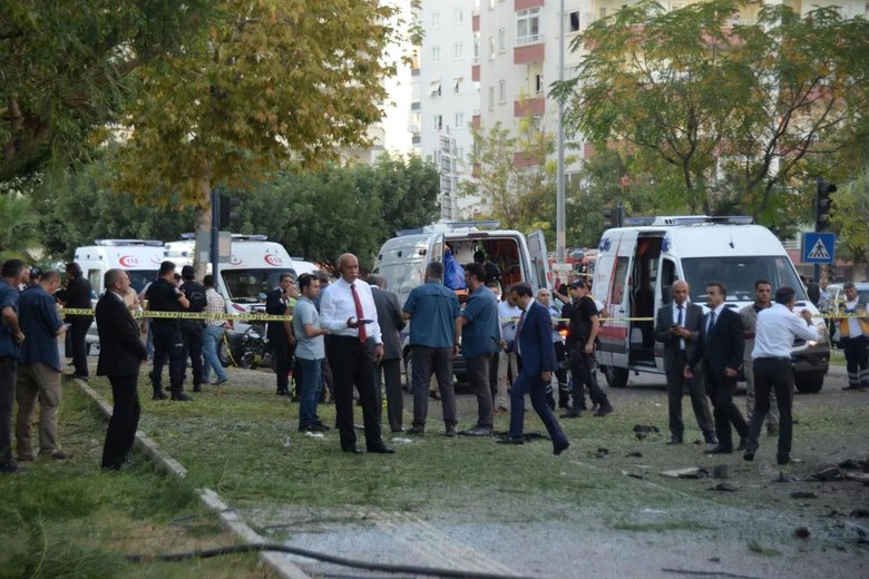 İzmir’de 2017’deki terör saldırısının failleri hakim karşısında