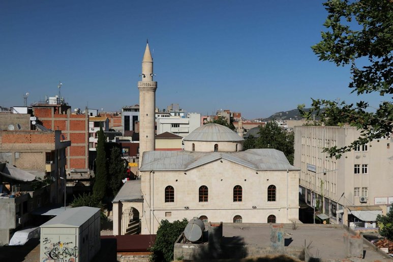 Yıllara meydan okuyan tarihi hazineler de dayanamadı