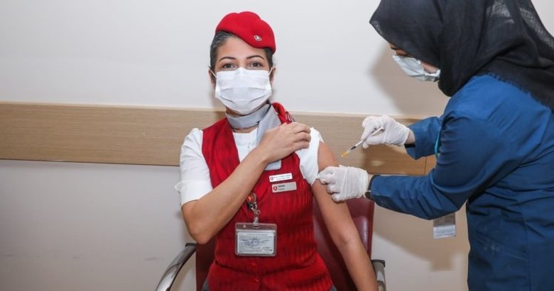 THY uçuş ekiplerine, Kovid-19 aşısı uygulanmaya başlandı