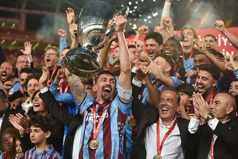 Şampiyon Trabzon