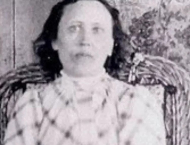 14 yaşında uyudu 46 yaşında uyandı! 32 yıl uyuyan güzelin şaşırtıcı hikayesi