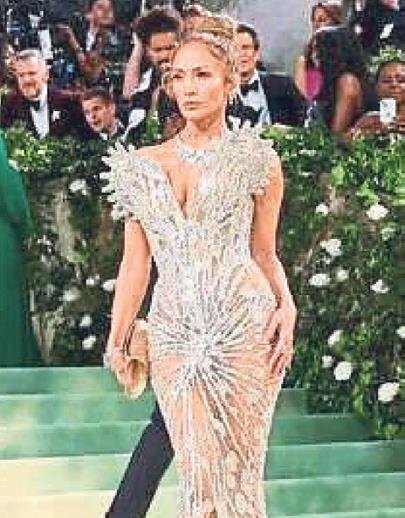 Met Gala’da şıklık yarışı