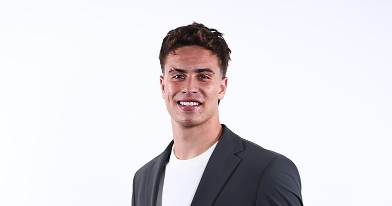 Kenan Yıldız ödülünü aldı