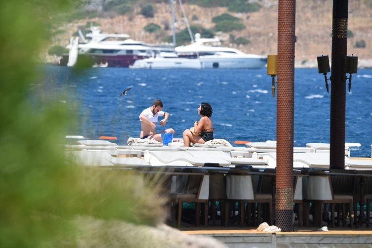 Zehra Çilingiroğlu sevgilisi Alaattin Kadayıfçıoğlu ile Bodrum tatilinde