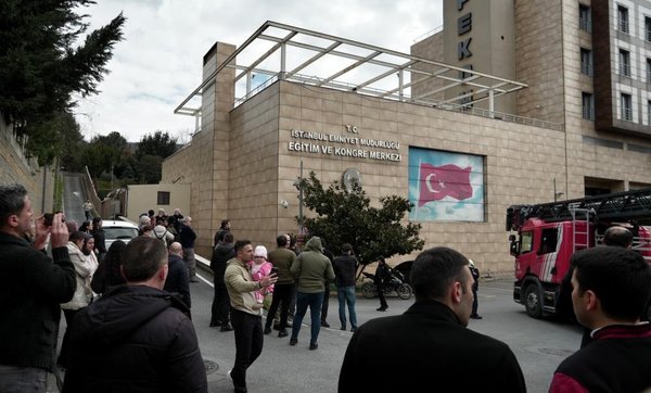 İstanbul’da polisevinde yangın!