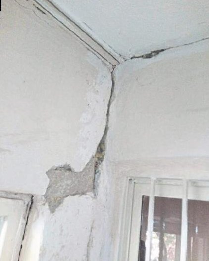 TIR’lar geçiyor evler sallanıyor