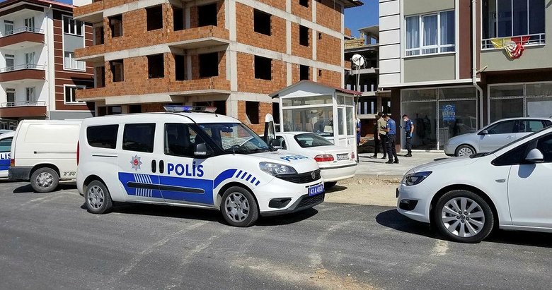 İşe gitmeyince şüphelendiler! Yatağının yanında 2 şırınga...