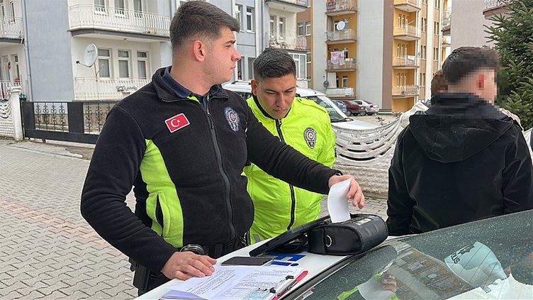 Polisin ’dur’ ihtarına uymadı! Kütahya’da tabancı sürücüler hayatının cezasını yedi