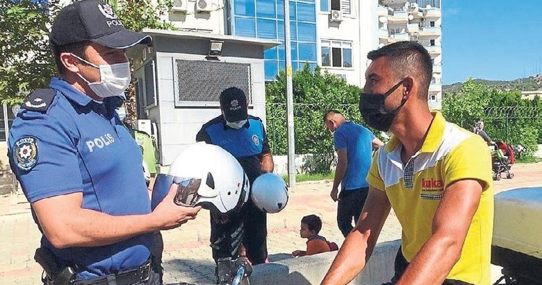 Kasksız motosikletli trafikten men edilecek