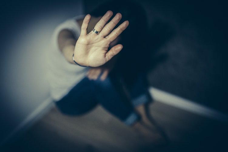 Tuzak kurulan genç kıza toplu tecavüz dehşeti
