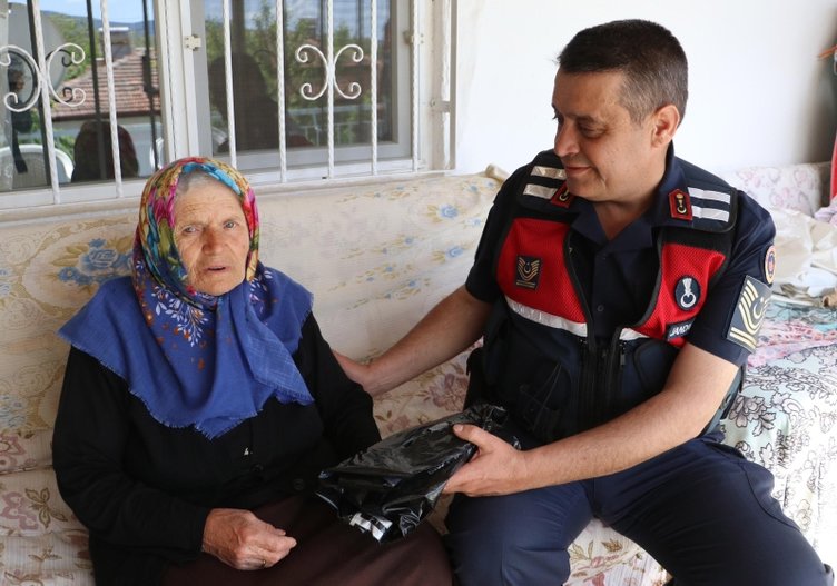 Denizli’de yaşlı kadın jandarmadan geçeği öğrenince baygınlık geçirdi