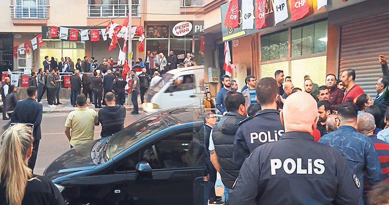 Pusulalar yırtıldı Buca CHP’yi polis bastı