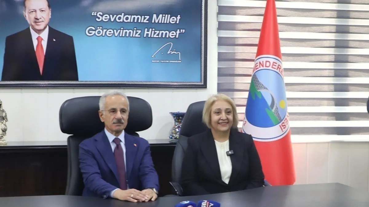 Bakan Uraloğlu İzmir'de duyurdu! Menderes'e peş peşe müjdeler: Menderes-Gümüldür Karayolu Projesi başlıyor