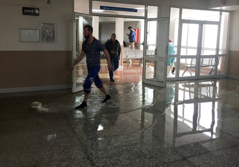 Ege Universitesi Hastanesi Ni Su Basti Izmir Haberleri