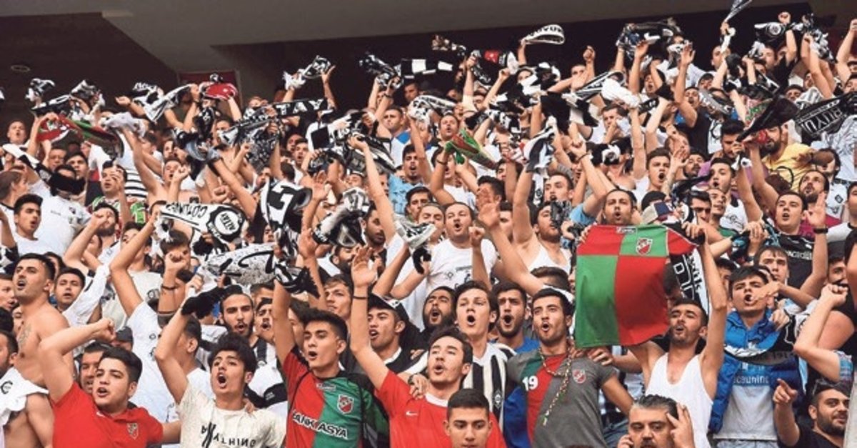 Altay'dan KSK taraftarına jest