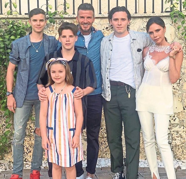 Kariyer de yaptılar bol bol çocuk da...