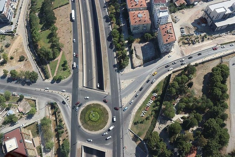 İzmir’de bayram trafiğine havadan denetim
