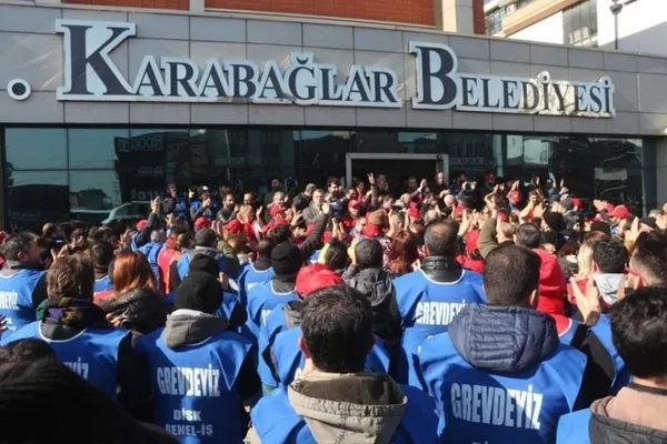 Karabağlar’da işçilere kötü haber! Belediyeden kesinti açıklaması