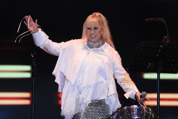 Zerrin Özer hangi hastalıkla mücadele ettiğini açıkladı: Yeter!