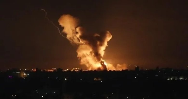 Soykırımcı İsrail’den Lübnan’a ağır bombardıman! Bölgeden dumanlar yükseliyor