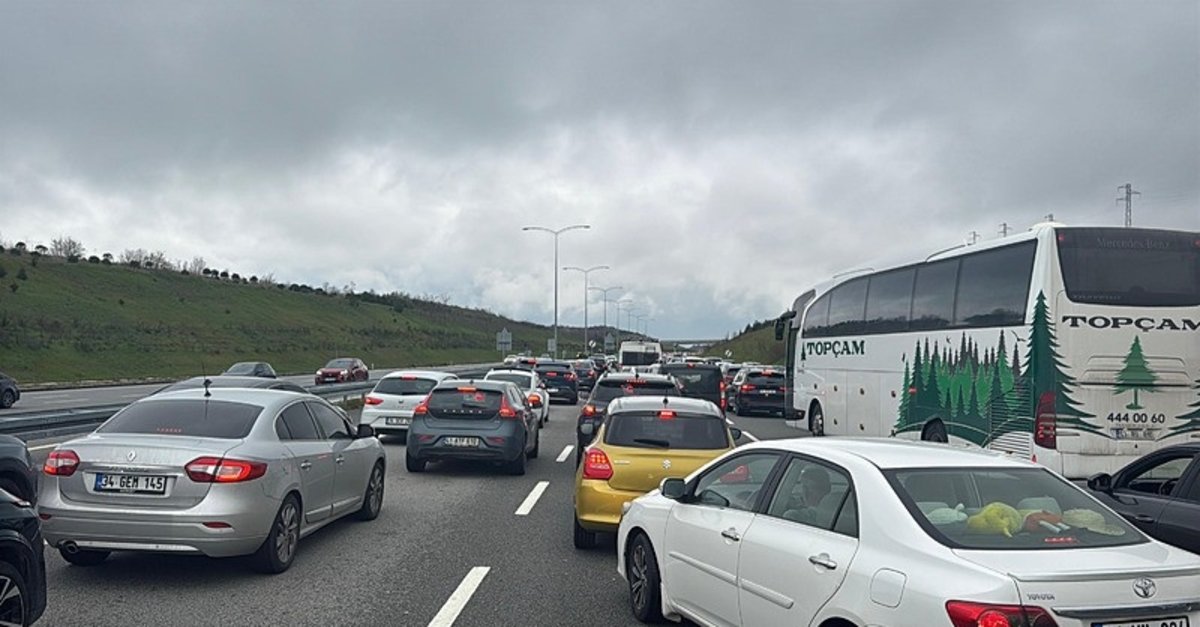 SON DAKİKA: İstanbul-İzmir Otoyolu kilit! Dakikalar saatlere döndü