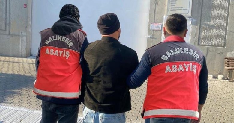 Sahte kredi kartı üreten şahıs Ayvalık’ta yakalandı