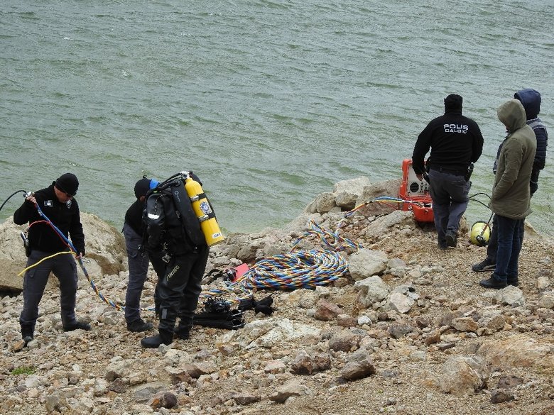 Baraj gölünde çıkan kesik kola ait vücuda ulaşılamadı