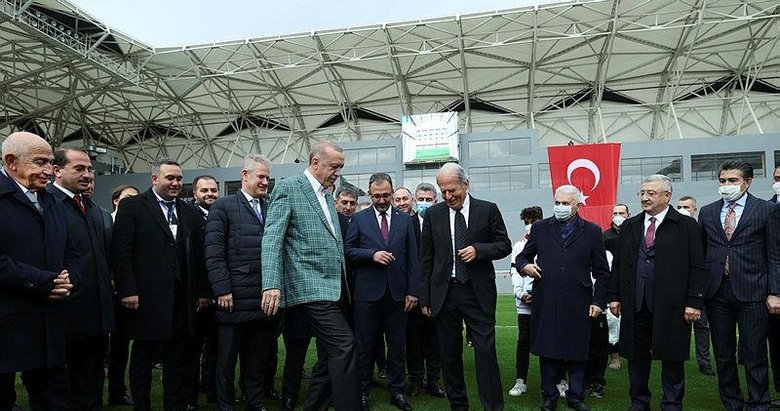 Başkan Erdoğan İzmir’de Alsancak Stadı’nın yeni adını açıkladı