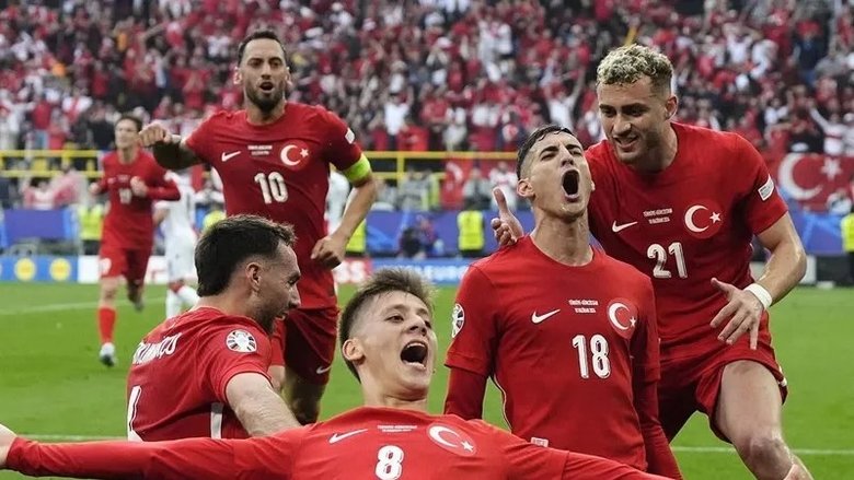 izmirde-milli-mac-heyecani-izmirde-turkiye-avustralya-maci-nerede-izlenecek-dev-ekran-adresi-belli-oldu-1781361004834.jpeg