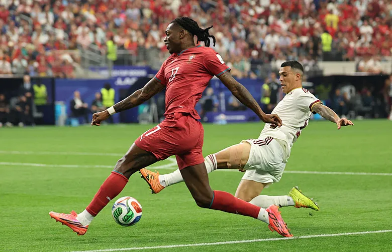 rafael-leao-bilmecesi-fenerbahce-ve-galatasaray-pesinde-1784475865465.jpeg
