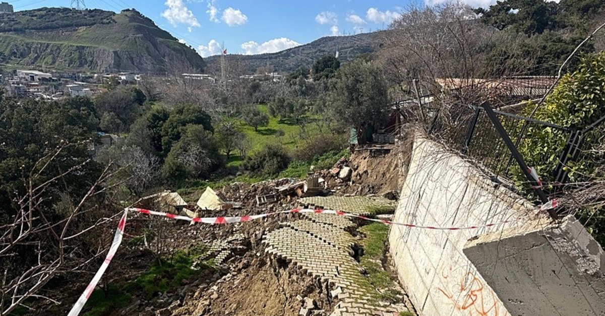 İzmir'de sel ve heyelan sonrası belediyeye çağrı! "Günlerdir ekipleri bekliyoruz"