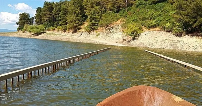 Sular çekildi, Haydaroba Köprüsü gün yüzüne çıktı