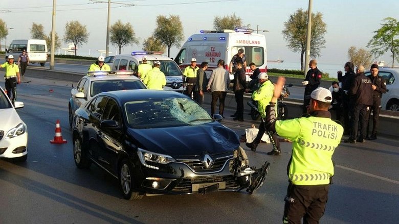 İzmir’de acı son! Karşıya geçerken otomobilin altında kaldı