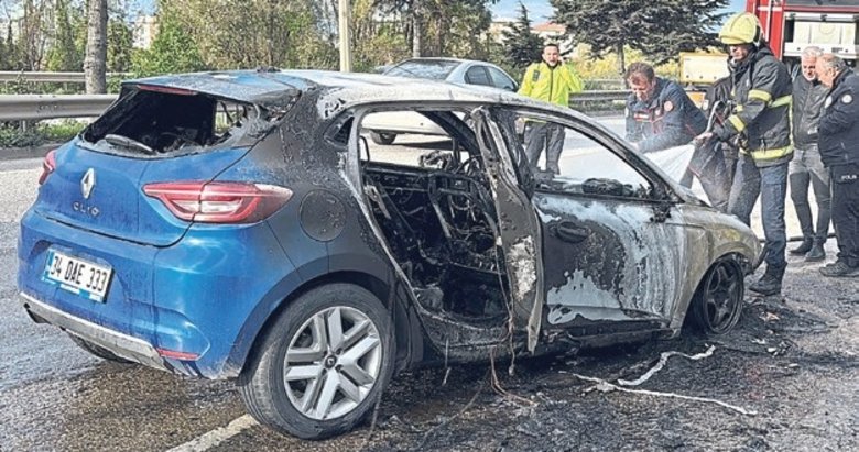 Samsunsporlu Musaba’nın aracı yandı