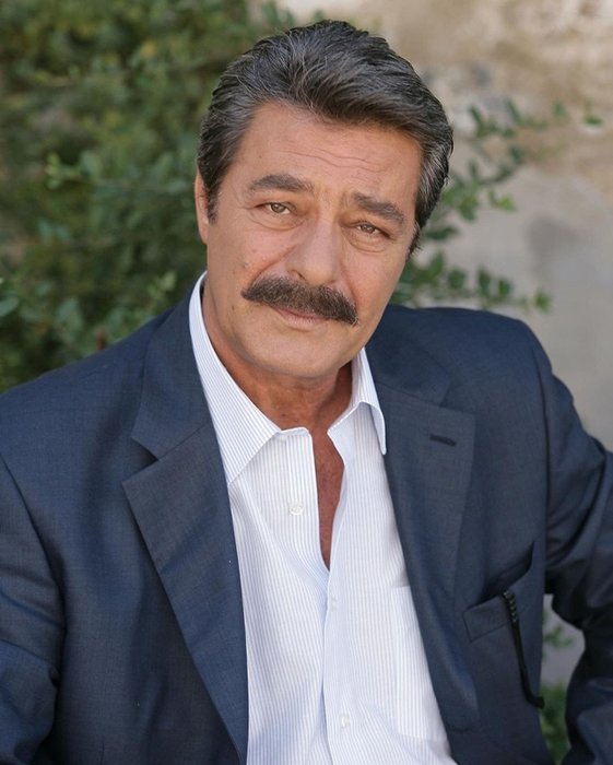 Zor günler geçiren Kadir İnanır’ın keyifsiz hali dikkat çekti