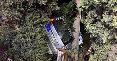 İzmir’de korkunç kaza! Kontrolden çıkan araç şarampole devrildi