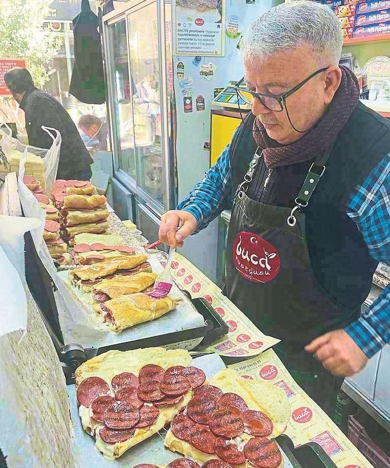 Ünü dünyaya yayılan Buca tostu